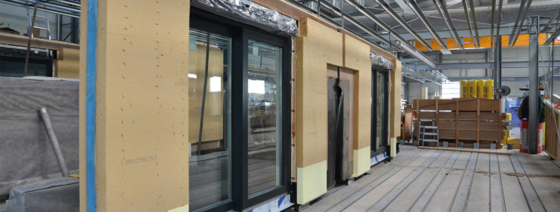 Prefabrikované sendvičové dřevostavby - Průmyslové a komerční budovy - WOLF System