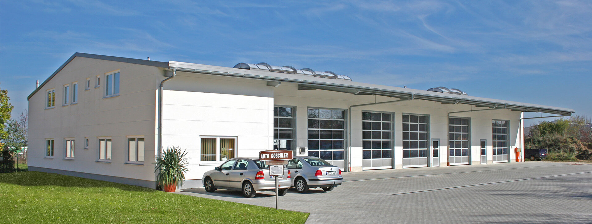 Autocentra a dílny - Komerční budovy - WOLF System