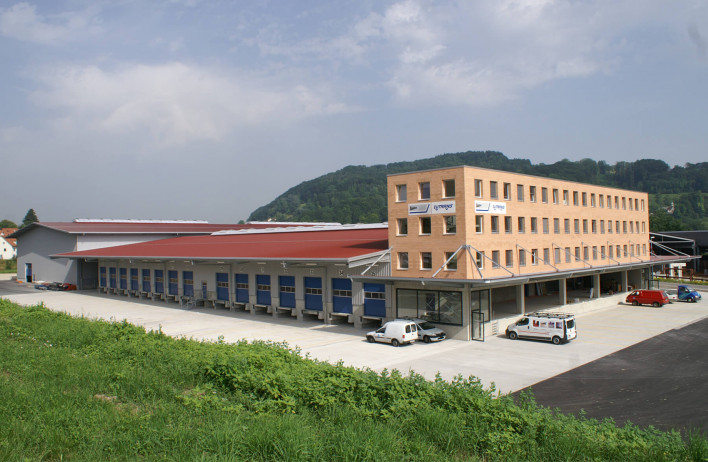 Logistické a skladové haly - Průmyslové budovy - WOLF System